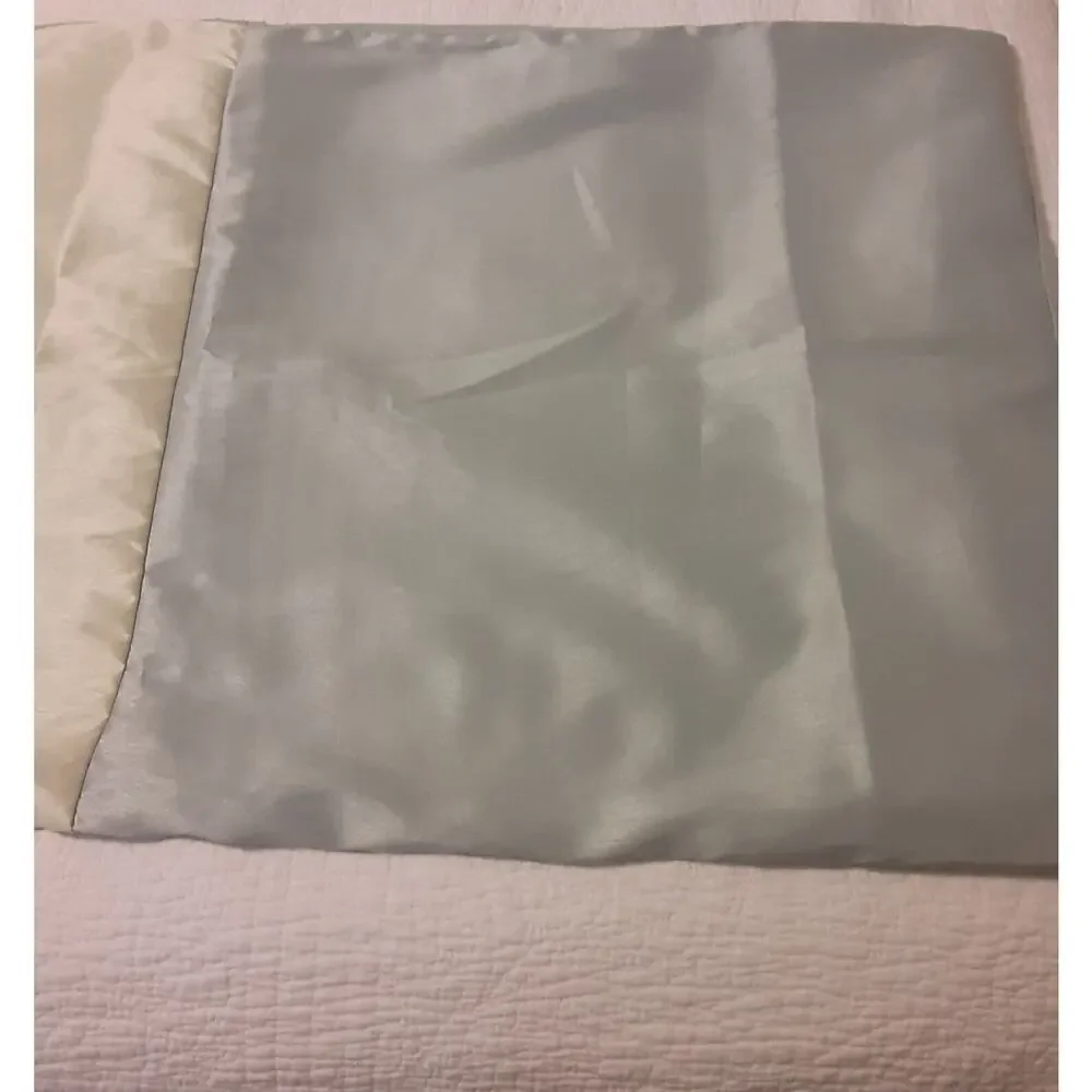 Madison Park Silky Pillow Shams x 2 Clean lines Sateen Finish
